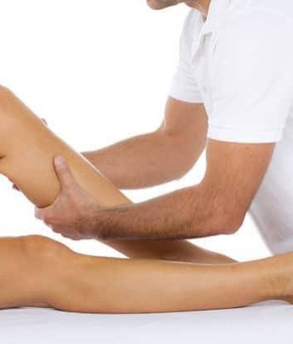 Travail ost&eacute;opathique et fasciath&eacute;rapie sur le mollet